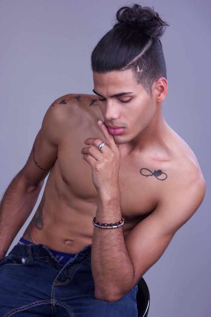 Male model photo shoot of ESTEBANDavid