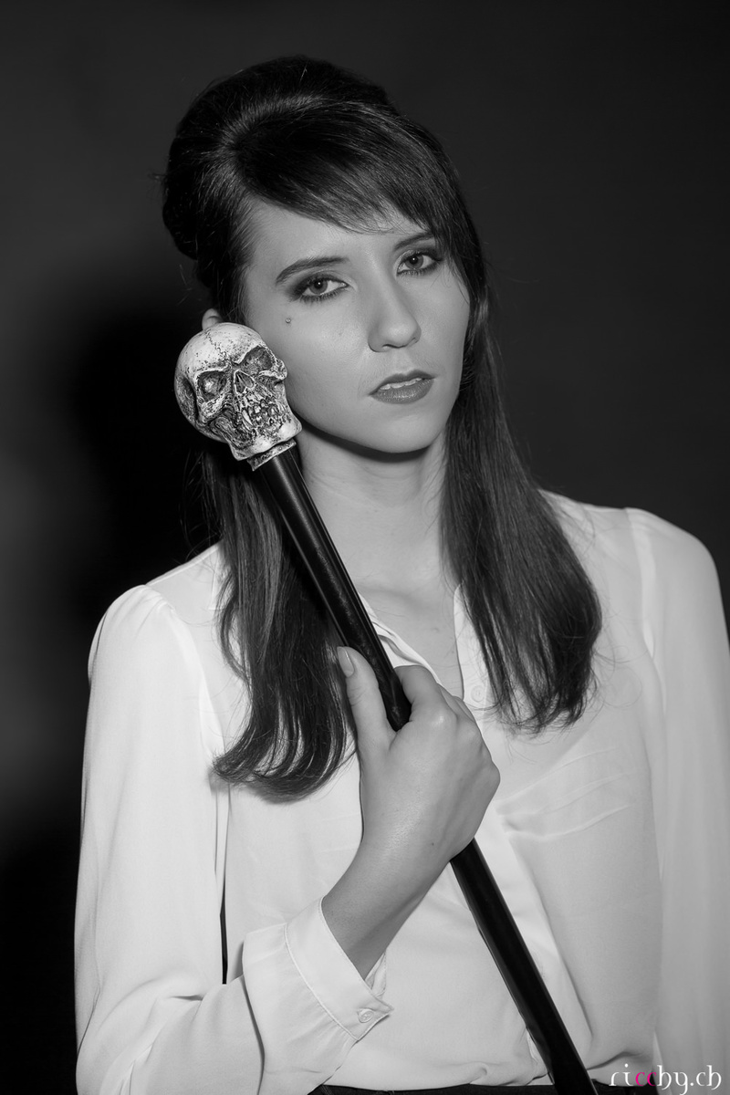 Female model photo shoot of Oriane Hhz