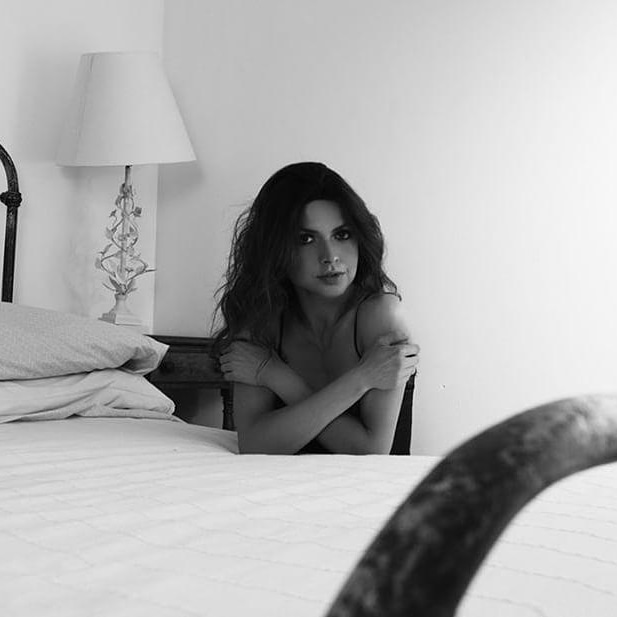 Female model photo shoot of Julia Dars