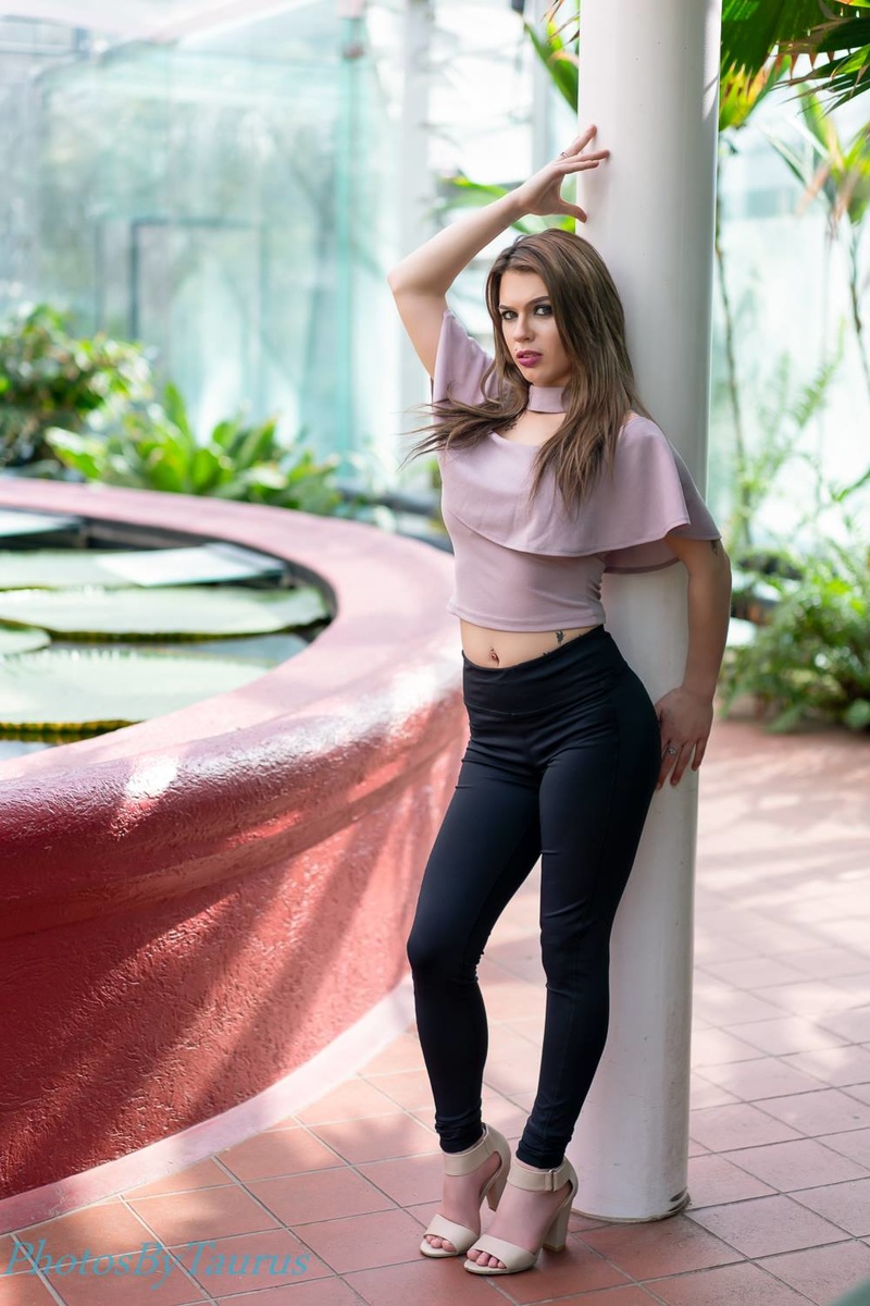 Female model photo shoot of xxItsJessyBabyxx by Stephen Rey in Adelaide Botanical Gardens