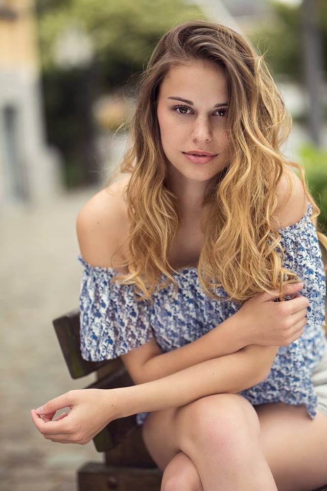 Female model photo shoot of Yentl in Aarschot