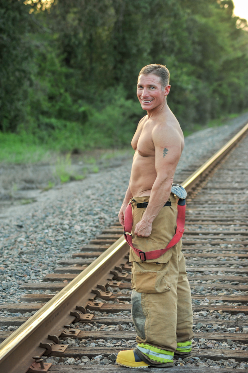 Male model photo shoot of Aaron Bond in Montgomery