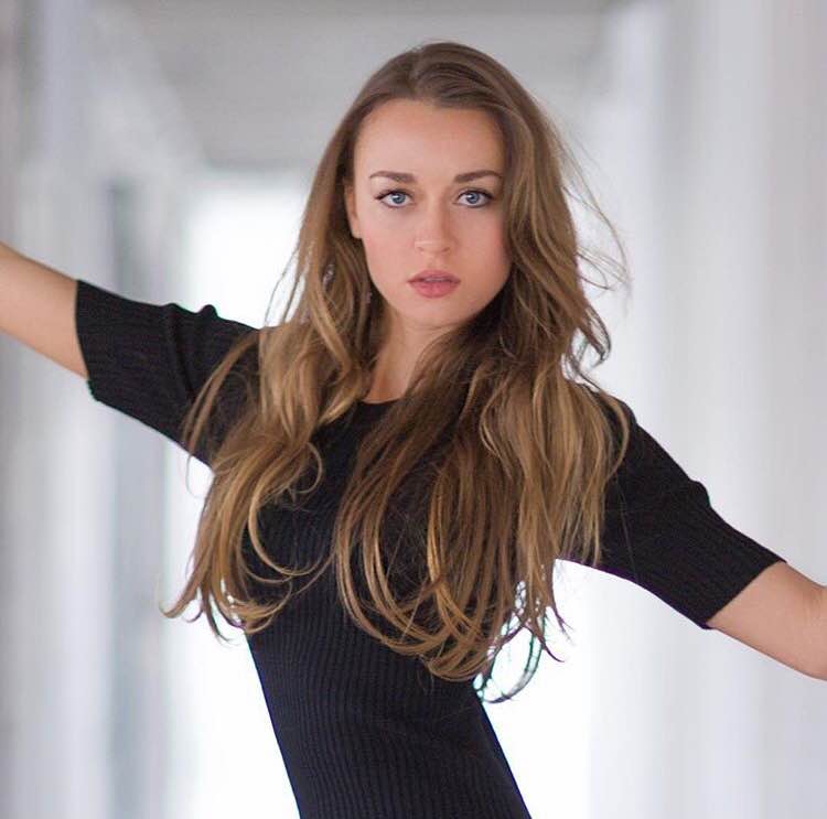 Female model photo shoot of Alina Shelestyuk