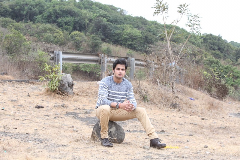 Male model photo shoot of Sushant gargi