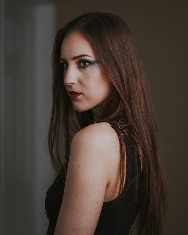 Female model photo shoot of Daria_c