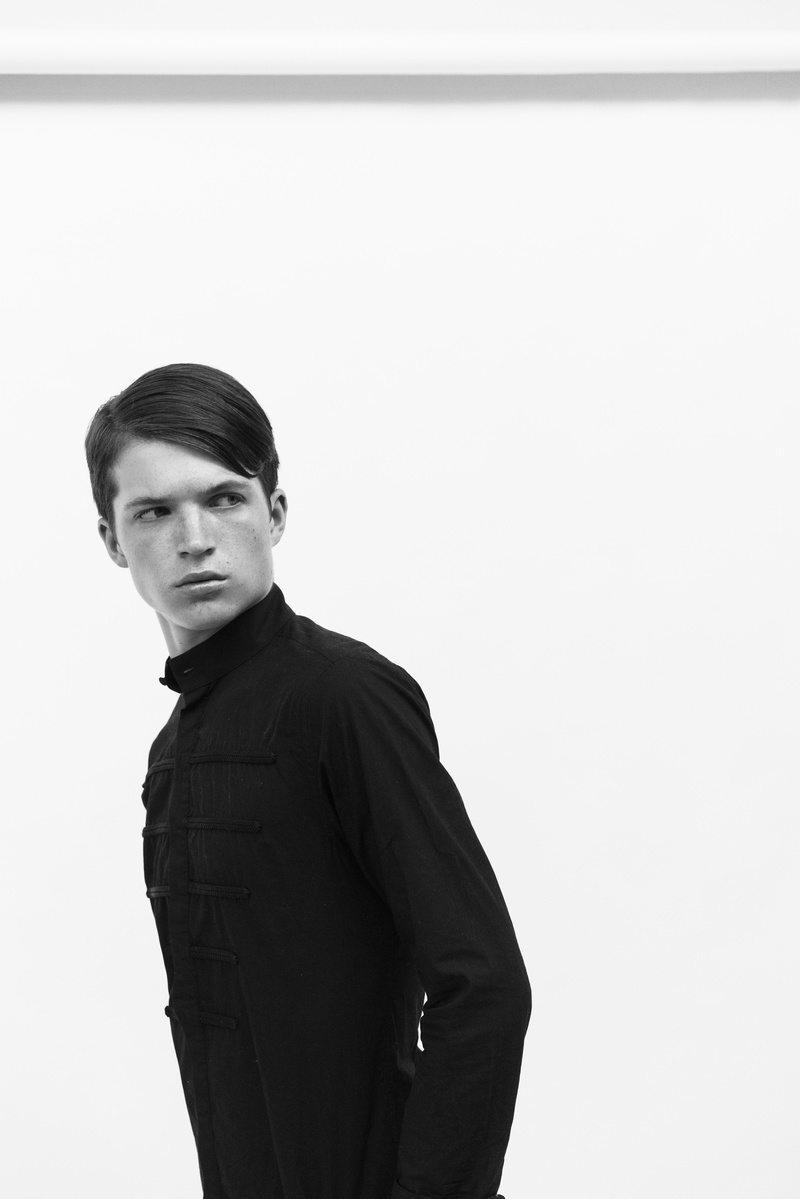 Male model photo shoot of Robin Bjoern