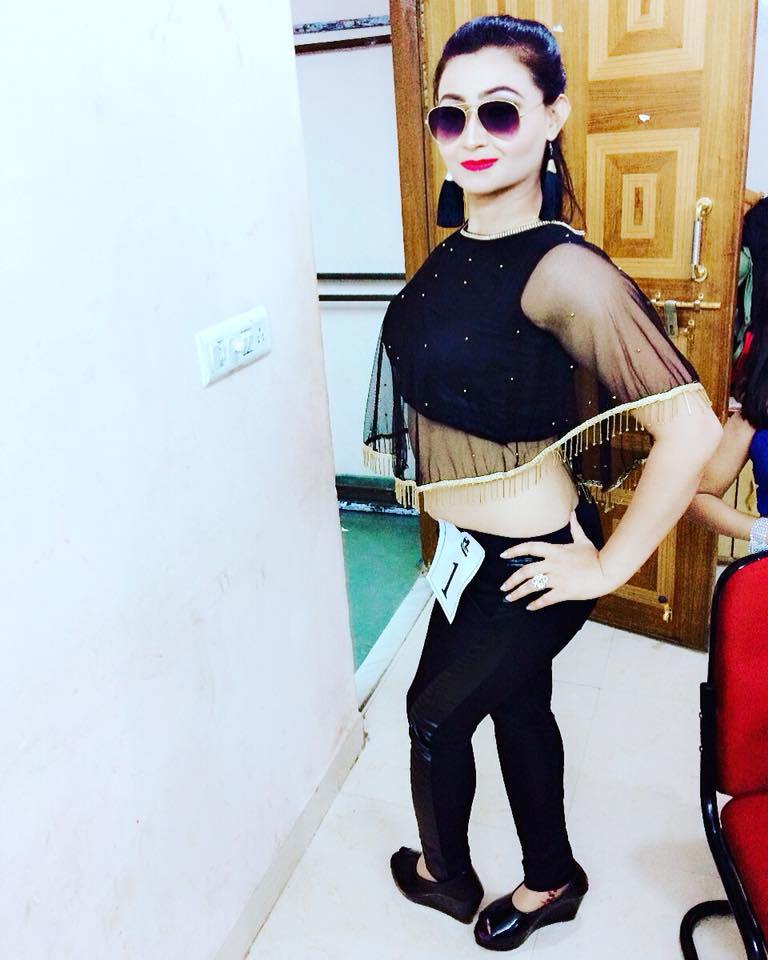 Female model photo shoot of EktaSingh in Lucknow