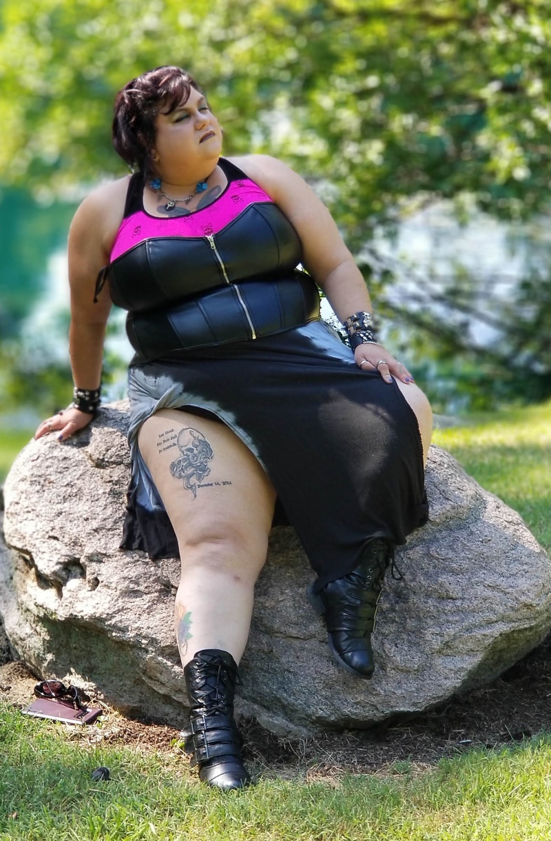 Female model photo shoot of rozeblack in Dayton, Oh