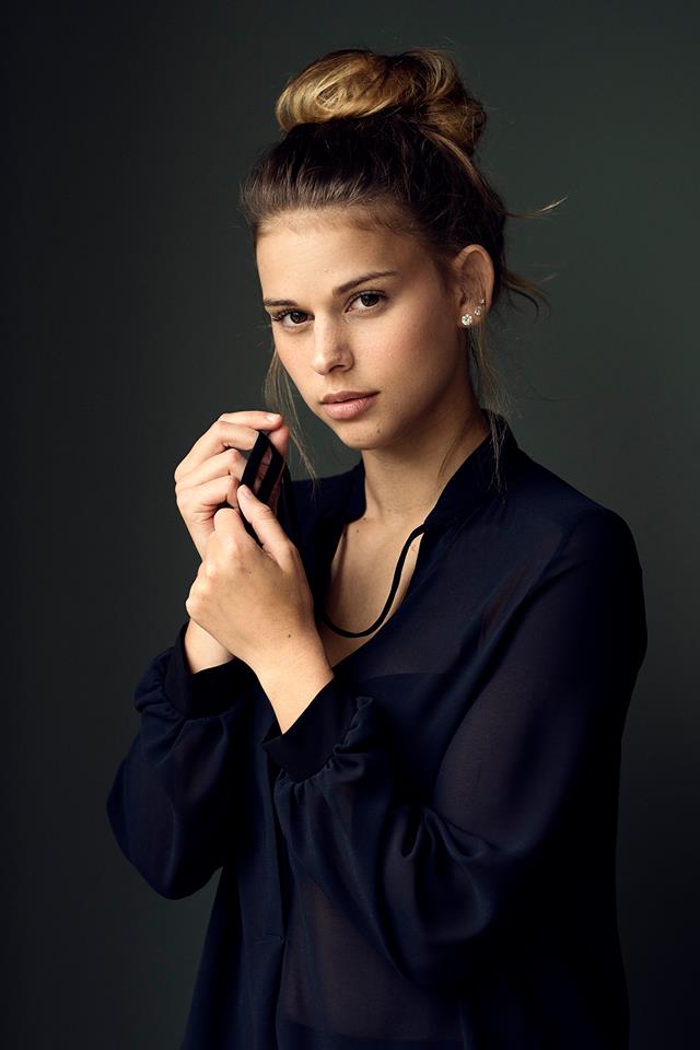 Female model photo shoot of Yentl in Ronse