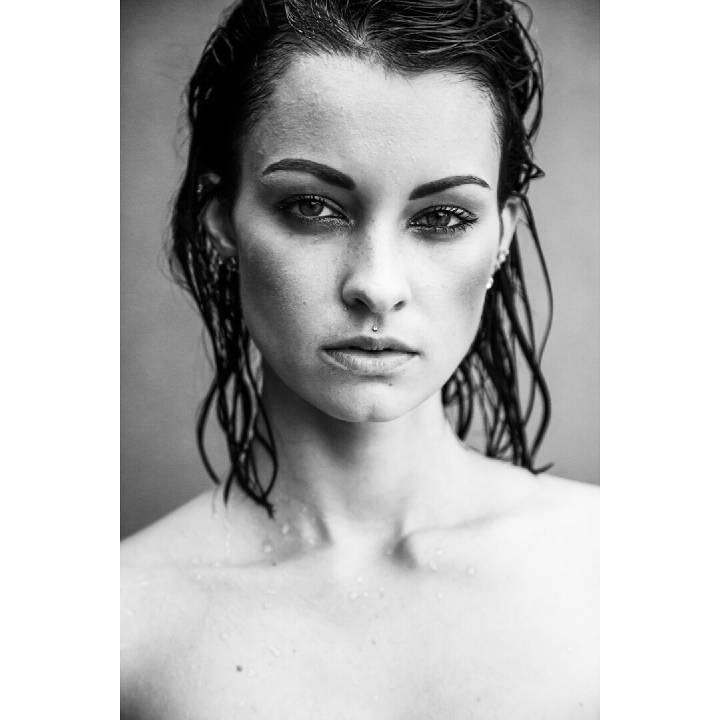 Female model photo shoot of Zu Zakova