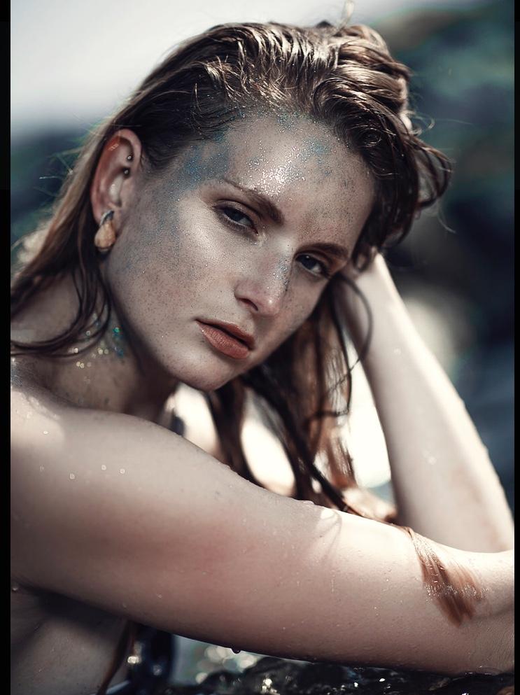 Female model photo shoot of cjonke01