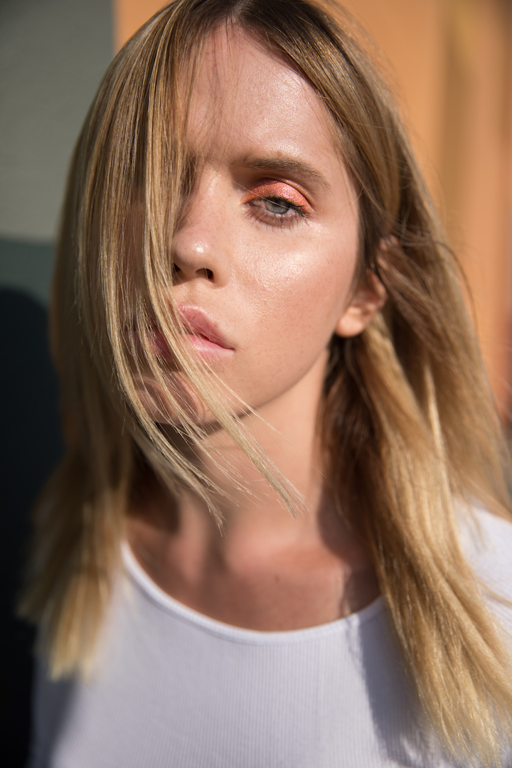 Female model photo shoot of Eye Speak Magic  in Los Angeles
