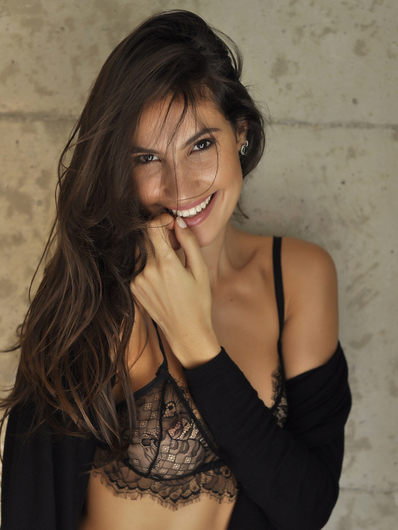 Female model photo shoot of Camila Schneider