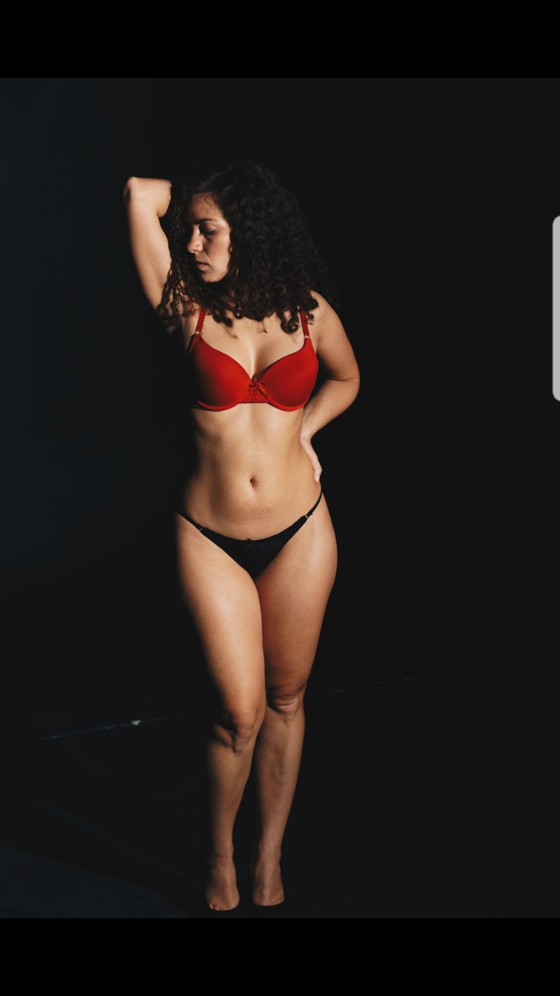Female model photo shoot of Zoya Zavodila by 5280 Boudoir