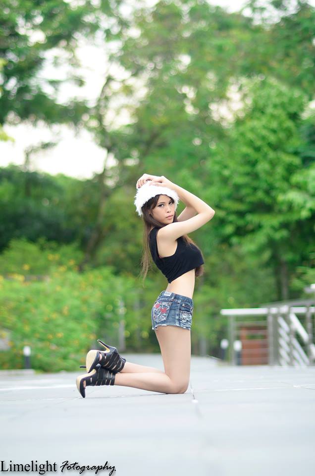 Female model photo shoot of Jia Jia  in Lake Gardens