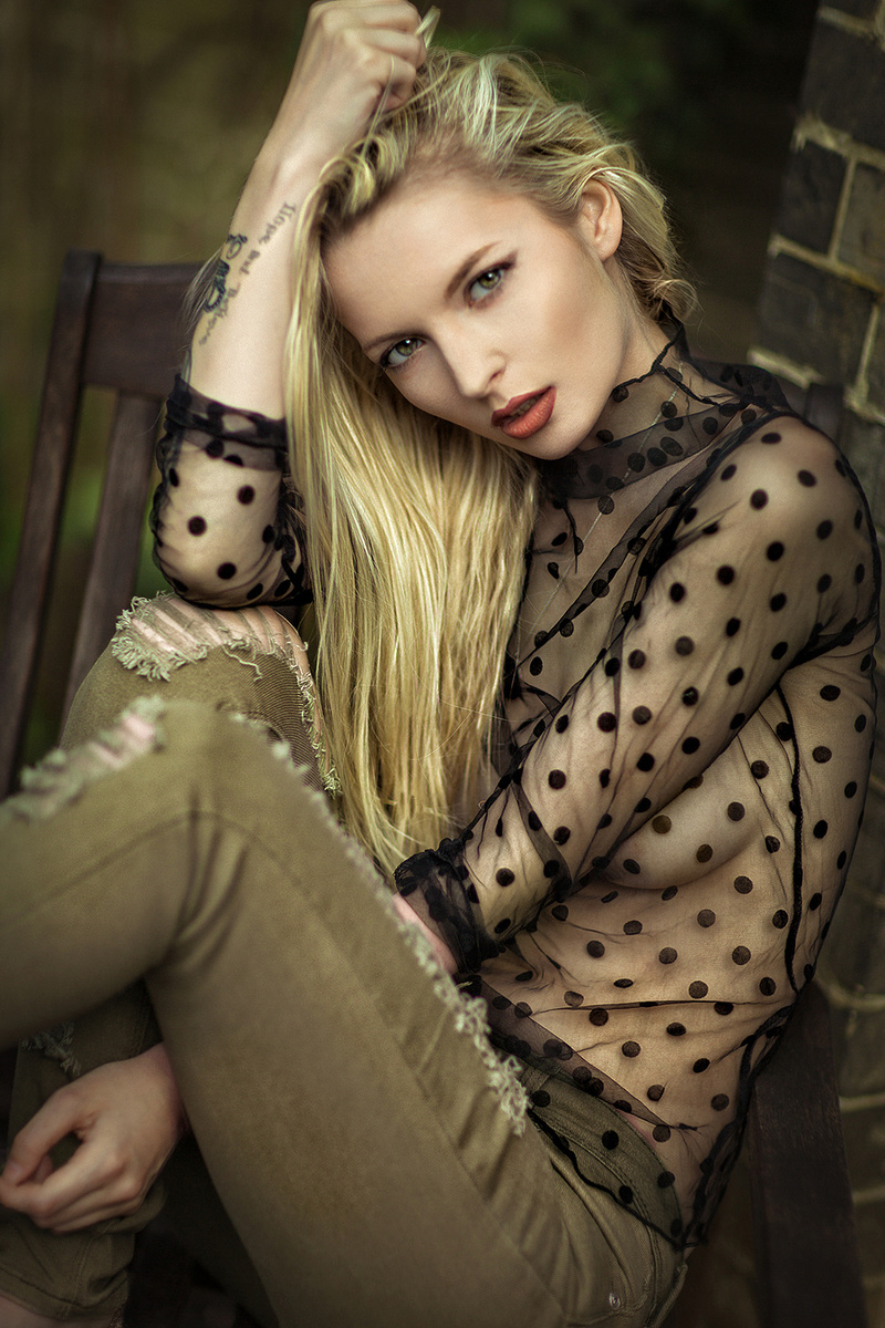 Female model photo shoot of natoliver