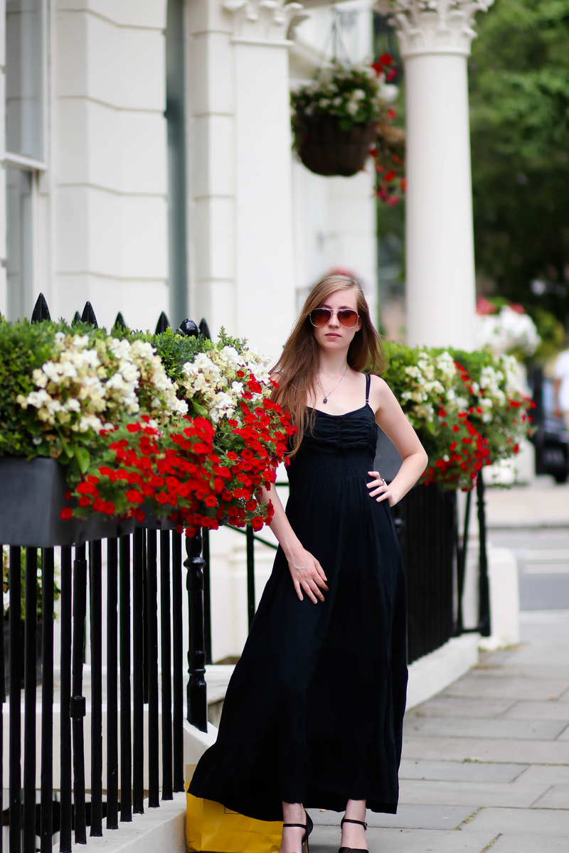 Female model photo shoot of Prinsesbloem in London