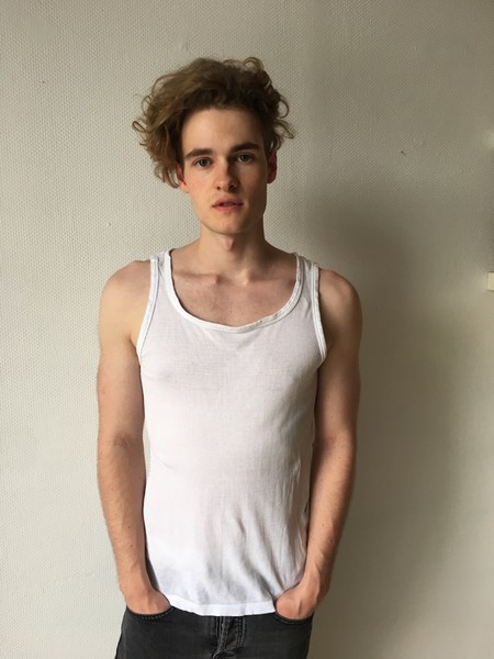 Male model photo shoot of Jonas Brauer