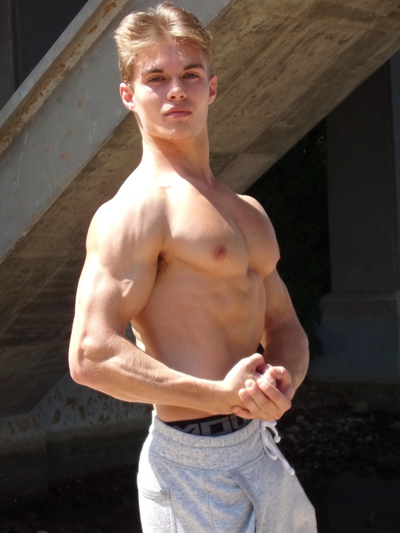 Male model photo shoot of sacvalleyphysiquesphoto in Folsom