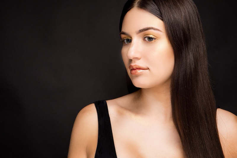Female model photo shoot of Beautybymikaellab