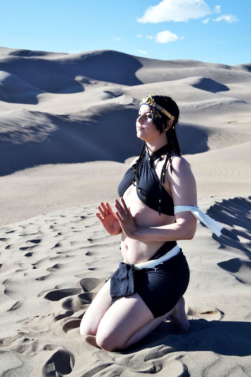 Female model photo shoot of Sitre by Faerie Realm in Sand Dunes, Colorado