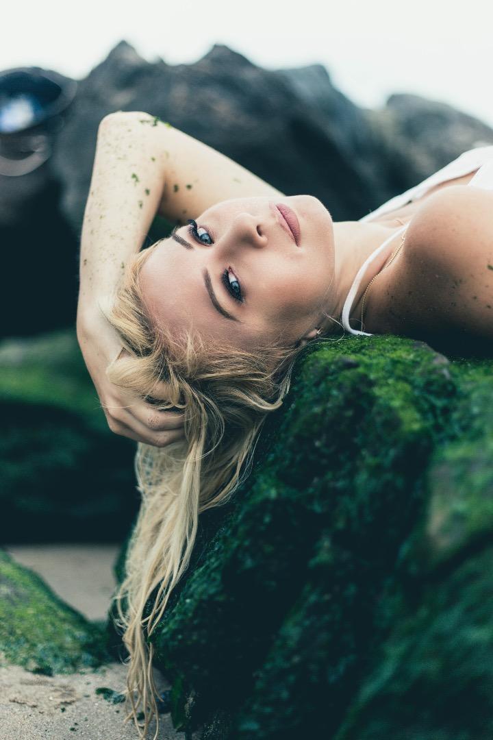 Female model photo shoot of verarubtsova
