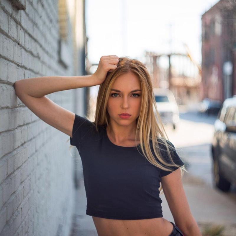 Female model photo shoot of natalia_vesnina