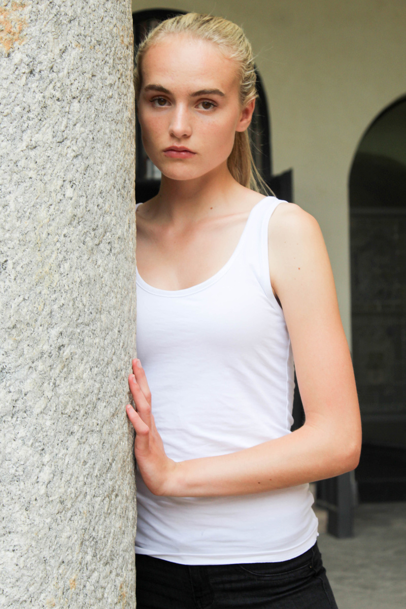 Female model photo shoot of gabriorion