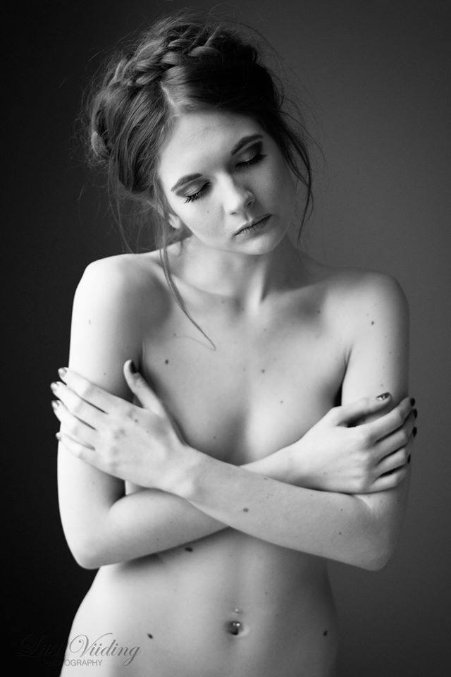 Female model photo shoot of LiisiT