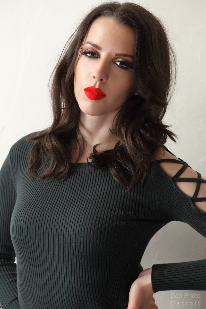 Female model photo shoot of glambyalexandria