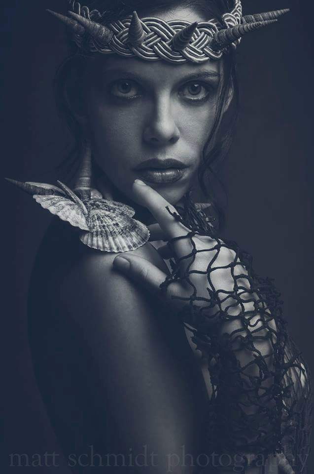 Female model photo shoot of Heidi Rowan