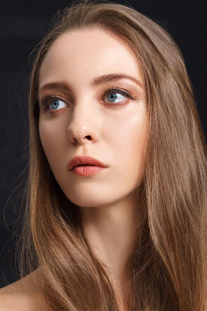 Female model photo shoot of Diana Barabash