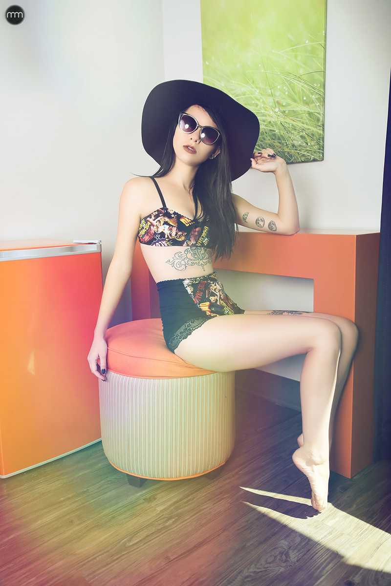 Female model photo shoot of ScarletsDawn in Indigo Hotel