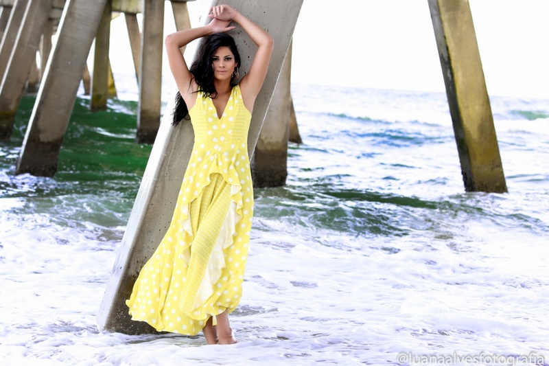 Female model photo shoot of ANDRESSA LOPES in Deerfield Beach