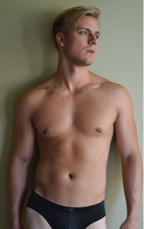 Male model photo shoot of Joel Nestaras 