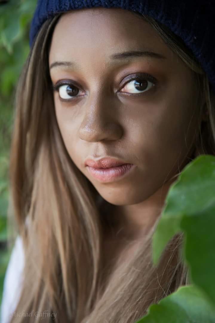 Female model photo shoot of ninindongo