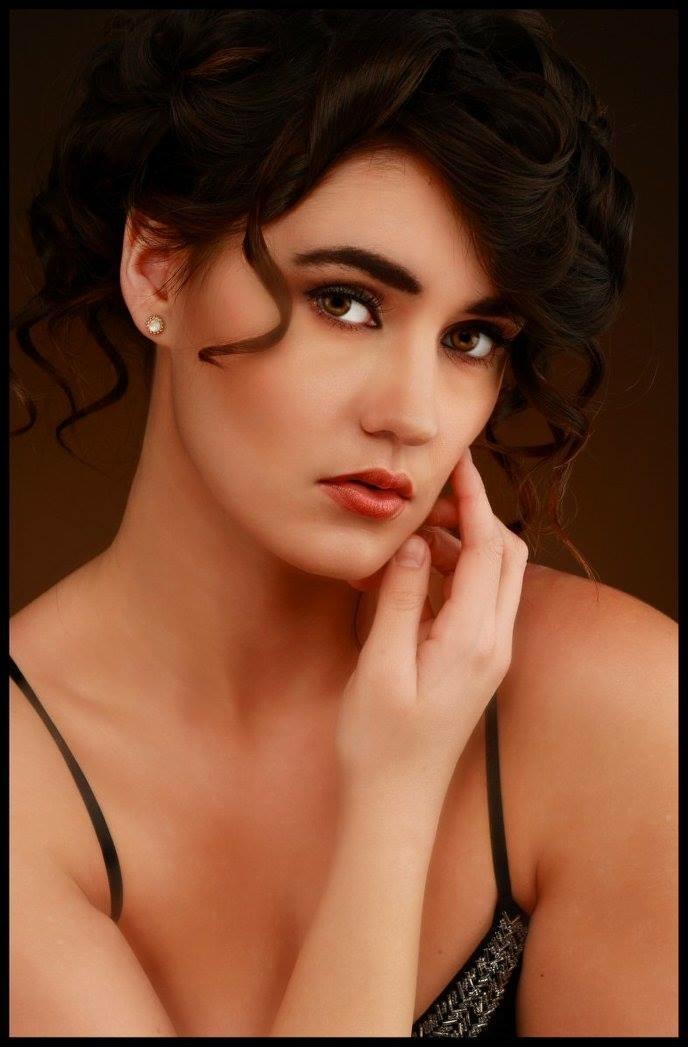 Female model photo shoot of NikkiSerenity