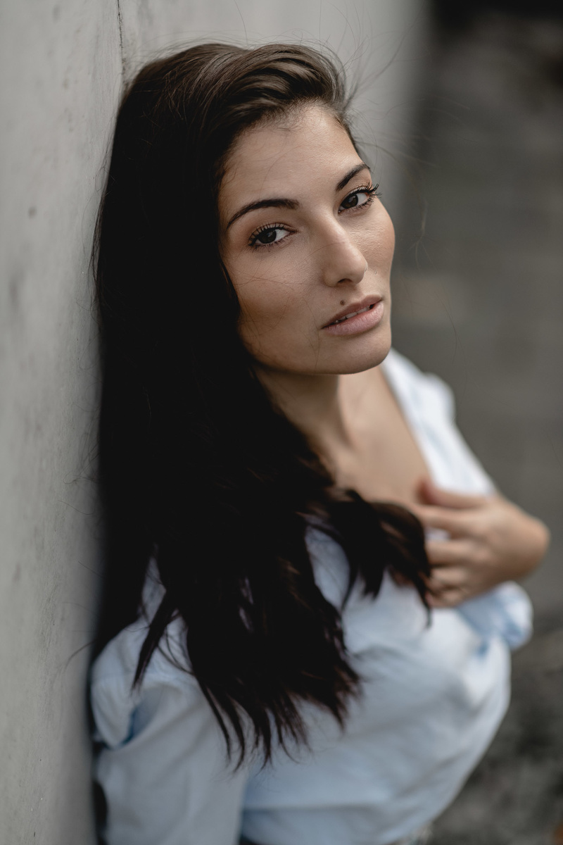Female model photo shoot of Melanie Marques by hwportraits