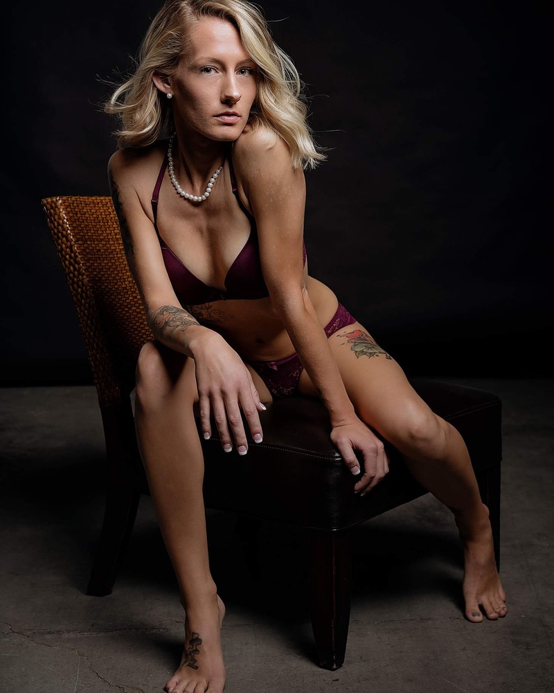 Female model photo shoot of Shannonssecret_ in Nashville
