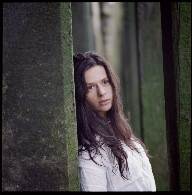 Female model photo shoot of Julia Palenova in Thames River
