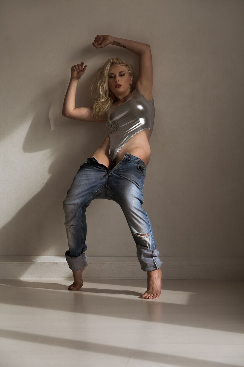 Female model photo shoot of PoeticMinx