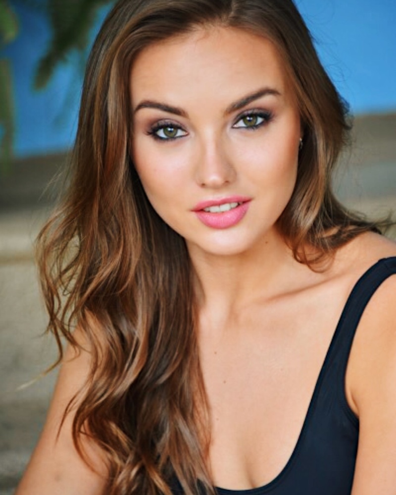 Female model photo shoot of Angelika Nikola