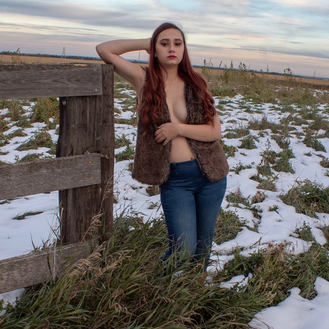 Female model photo shoot of Anna_luvs in Edmonton