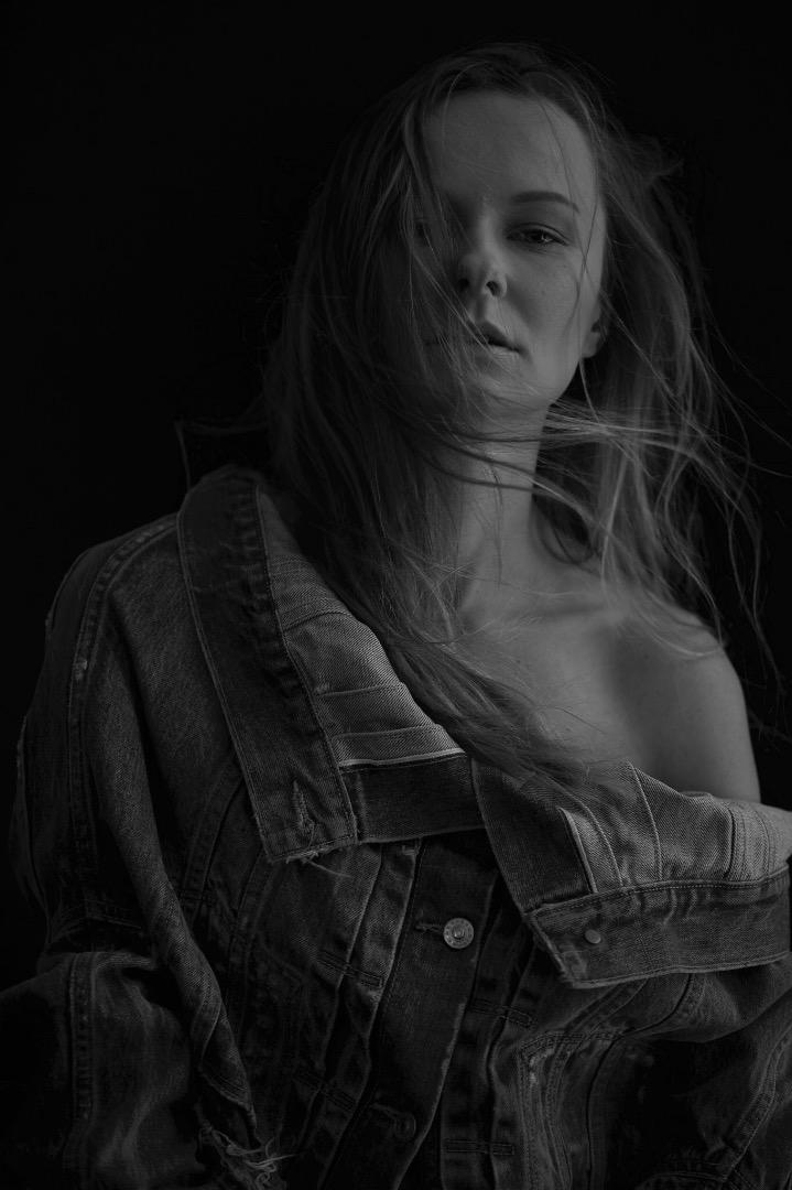 Female model photo shoot of Jenya Bond