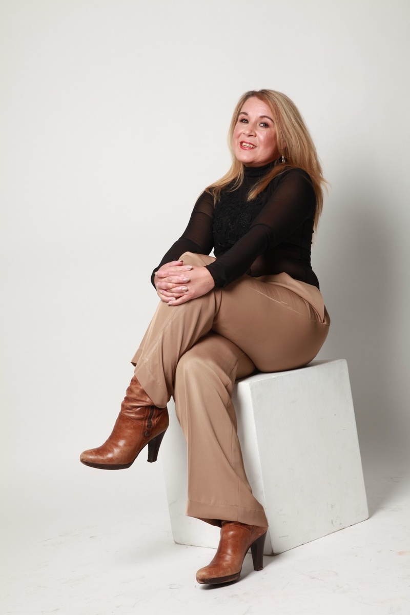 Female model photo shoot of Caroline Hanks-Farmer in London