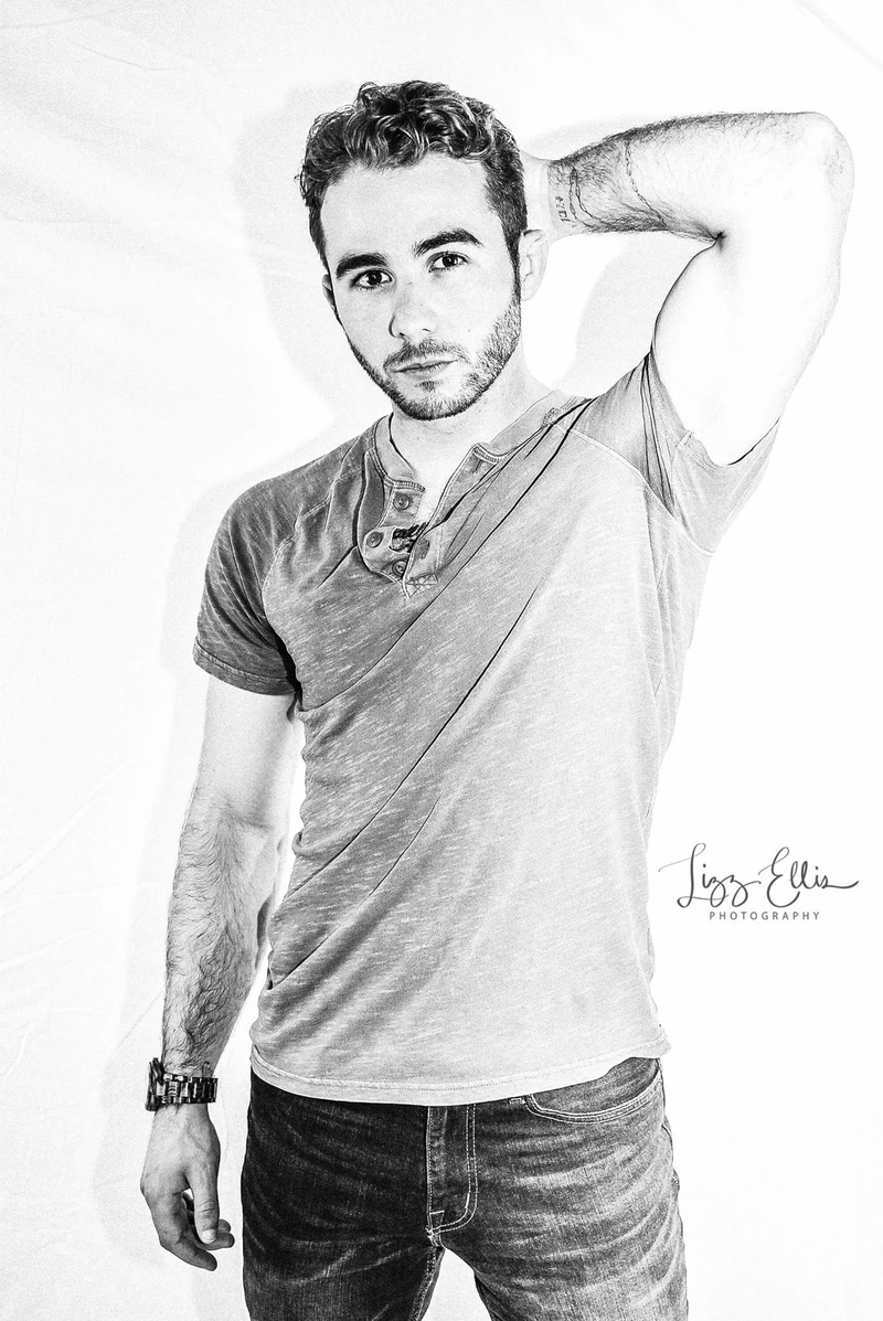 Male model photo shoot of Donniegfrancis