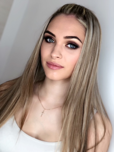Female model photo shoot of Natalie_makeup