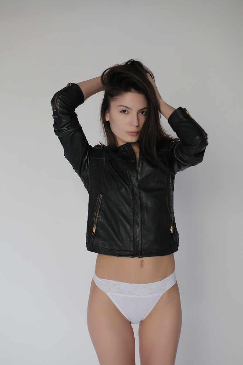 Female model photo shoot of Galla Nik