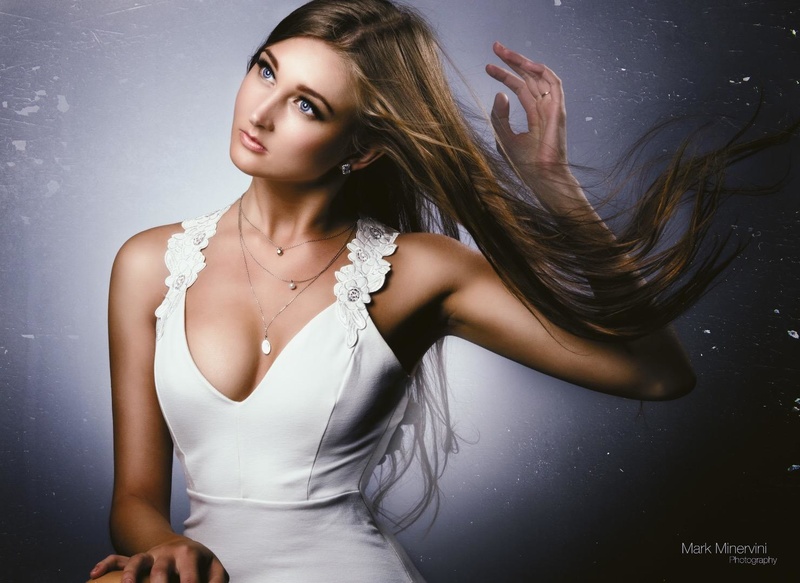 Female model photo shoot of Yana Lisitskaya