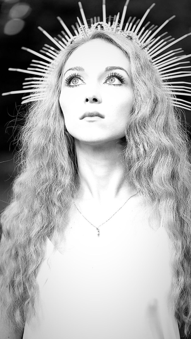 Female model photo shoot of Anna Stefani